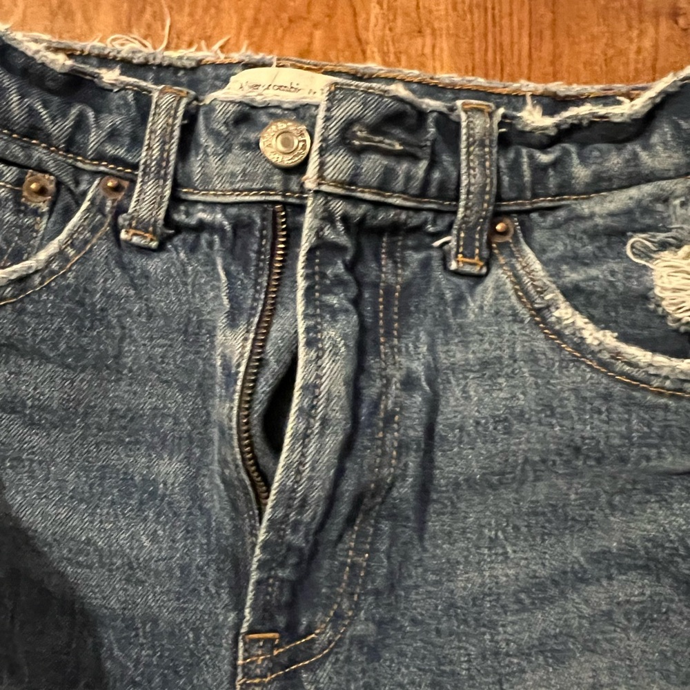 SHORTS - Picture 4 of 4